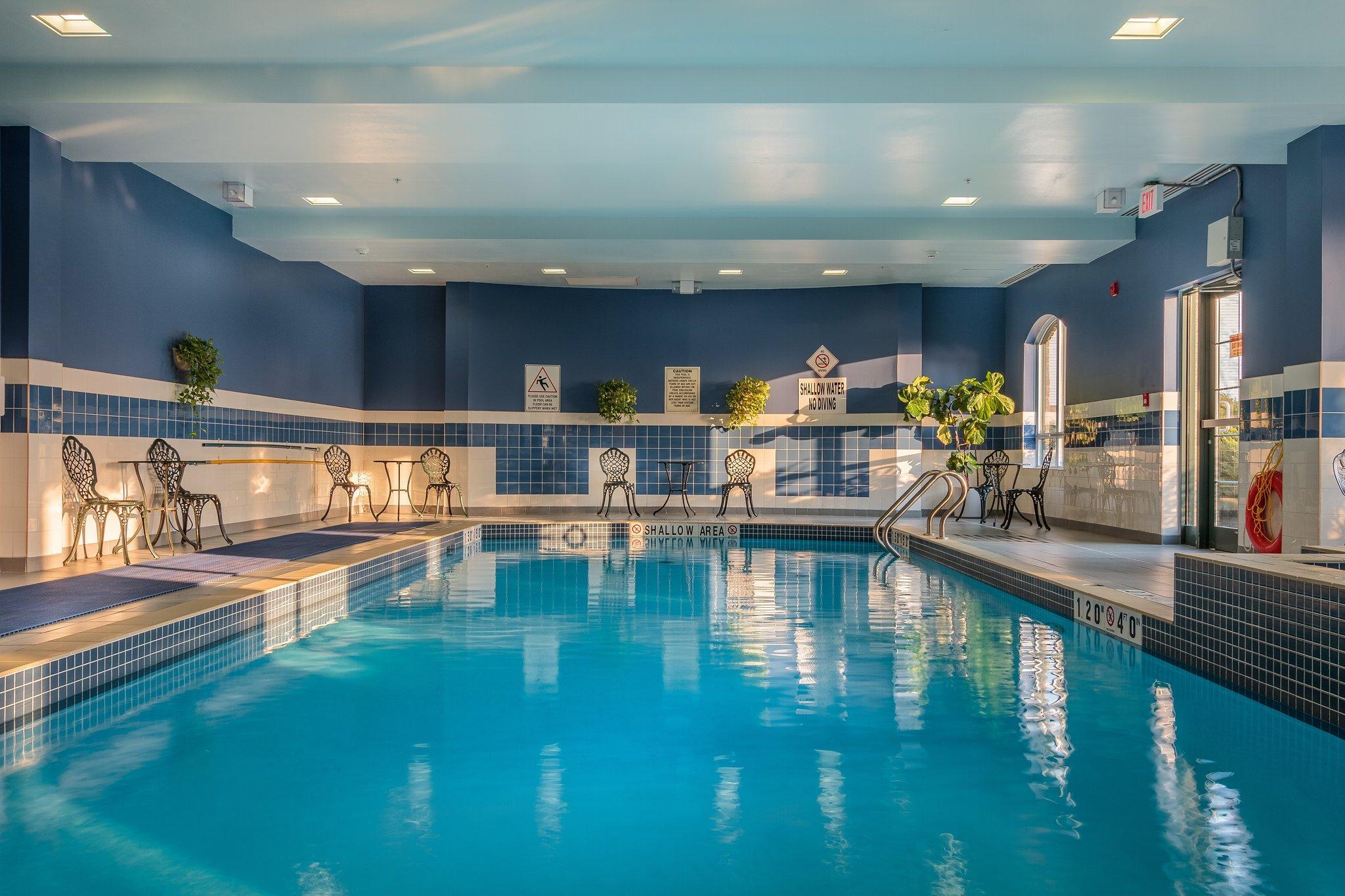 Holiday Inn Express & Suites - Belleville By Ihg Экстерьер фото